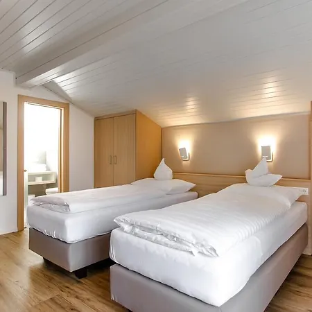 Hotel Weingarten 3*