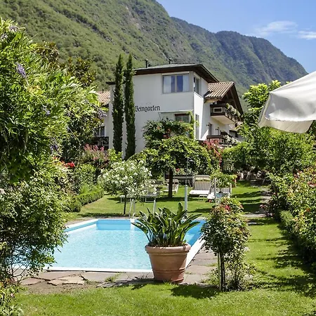 Hotel Weingarten 3*